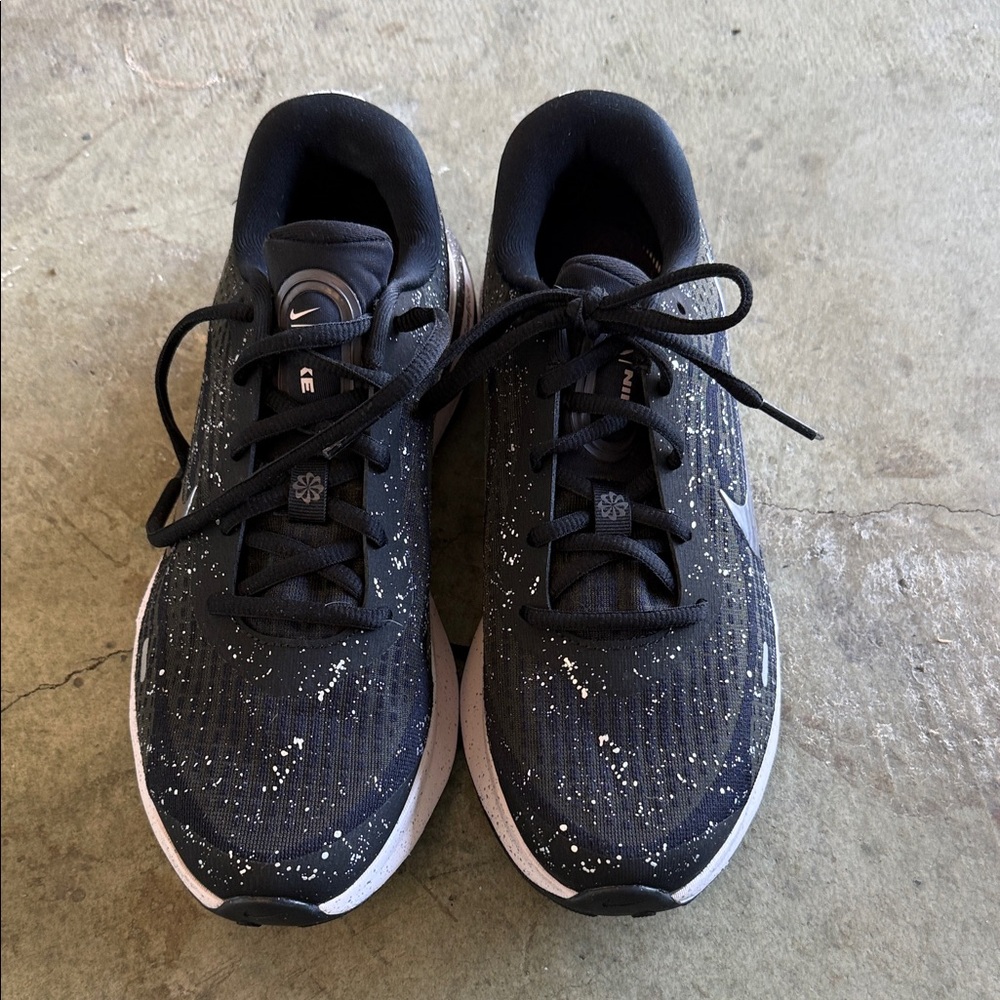 Nike Black and White Speckled Running Sneakers